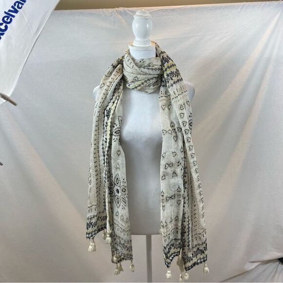 Ladies Long Tassel End Gauzy Boho Print Scarf‎ Appr 30” x 77” - Picture 8 of 8